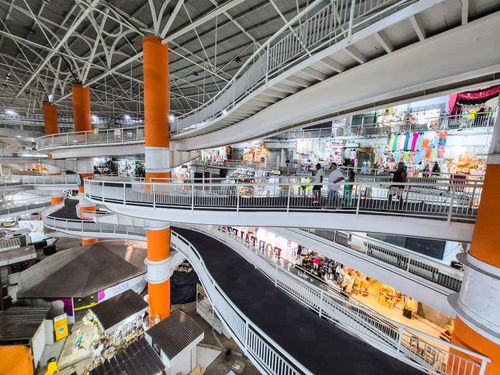 Vista interna no Mercado Central de Fortaleza - comércio de produtos regionais e artesanais