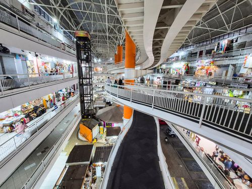 Vista interna no Mercado Central de Fortaleza - comércio de produtos regionais e artesanais