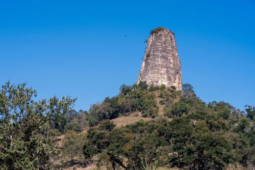 Vista da Torre de Pedra - morro testemunho - APA das Cuestas
