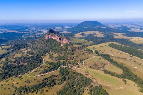Três Pedras e Barriga do Gigante adormecido - APA Área de Proteção Ambiental Cuesta Guarani