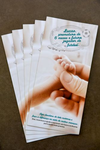 Panfleto de divulgação de campanha de doação de leite materno do SUS Sistema Único de Saúde