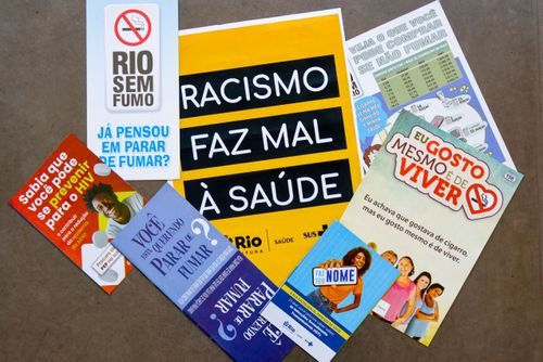Material impresso de divulgação de campanhas educativas do SUS - combate ao tabagismo , racismo e doenças s