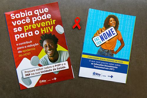 Material impresso de divulgação de campanha educativa do SUS - combate as doenças sexualmente transmissíve