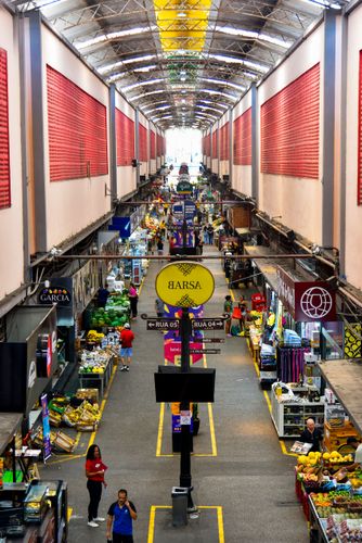 Vista de cima do interior do CADEG - Centro de Abastecimento do Estado da Guanabara - Mercado Municipal de Hor