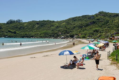 Pessoas na Praia da Conceição 