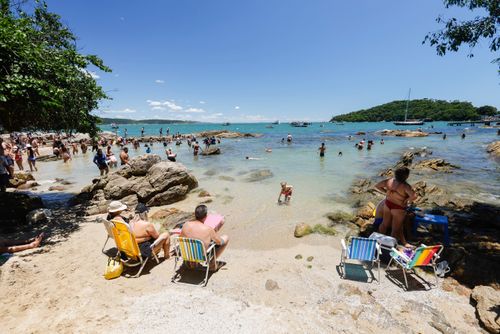 Pessoas na Praia da Lagoinha