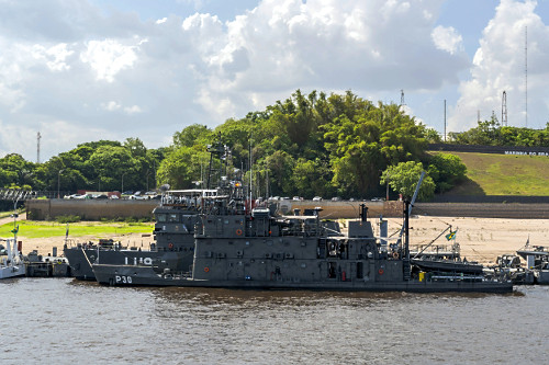10MA758