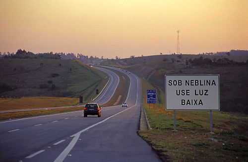 Rodovia Carvalho Pinto - SP-070 - placa de sinalização