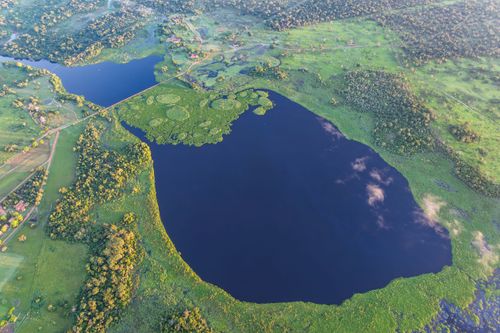 Vista de drone de planície alagavel do Pantanal