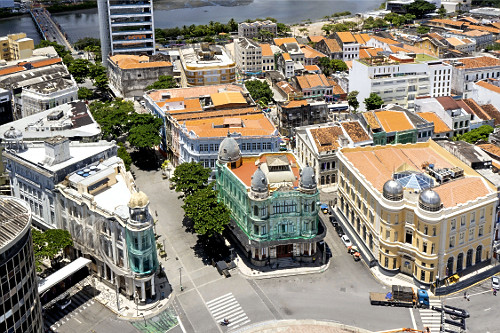 Vista de drone dos edifícios do Instituto Cultural Bandepe - Associação Comercial de Pernambuco e Caixa Cul