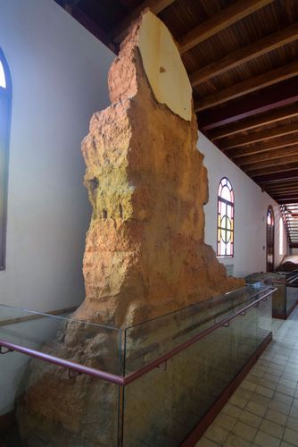 Ruínas da antiga Igreja Matriz São Luiz de Toloza de taipa de pilão 