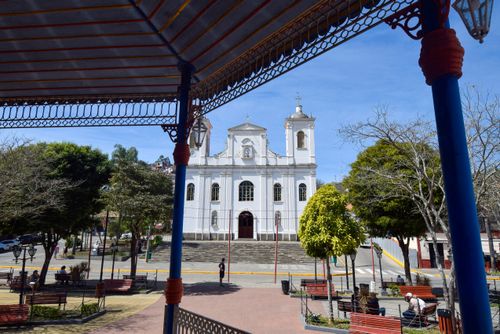 Igreja Matriz São Luiz de Toloza - vista a partir do coreto da Praça Oswaldo Cruz - centro histórico