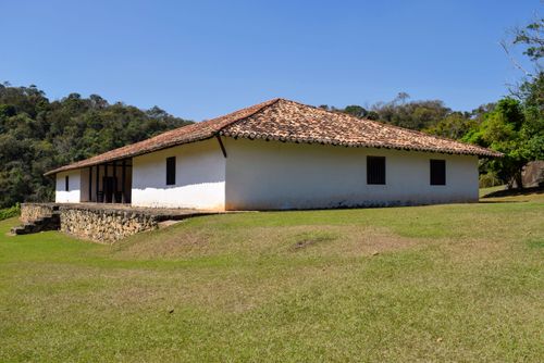 Casa Grande do Sítio Santo Antônio - construído em 1681 pelo sertanista Fernão Paes de Barros
