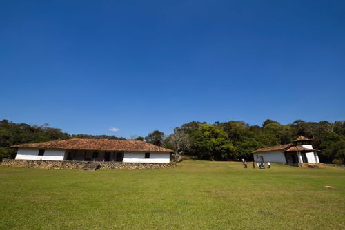 Casa Grande e Capela Santo Antônio no Sítio Santo Antônio - construído em 1681 pelo sertanista Fernão Pae