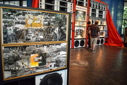 Instalação A colheita de Dan de Gê Viana - 36ª Bienal Internacional de São Paulo no Pavilhão Ciccillo Ma
