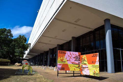 Entrada da 36ª Bienal Internacional de São Paulo no Pavilhão Ciccillo Matarazzo - Parque do Ibirapuera