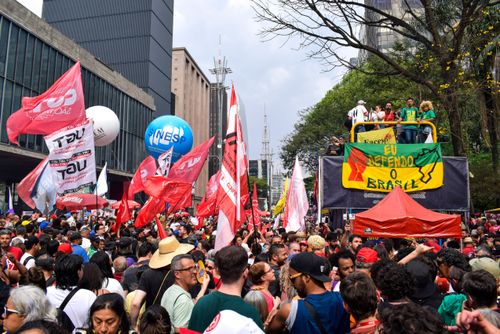 Manifestação contra a PEC da blindagem contra anistia à golpistas na Avenida Paulista