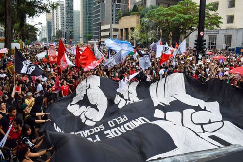 Manifestação contra a PEC da blindagem contra anistia à golpistas na Avenida Paulista