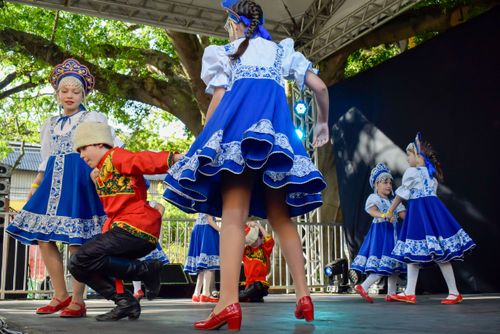 Apresentação de dança do grupo folclórico russo Volga durante a 29ª Festa do Imigrante no Museu-Memorial