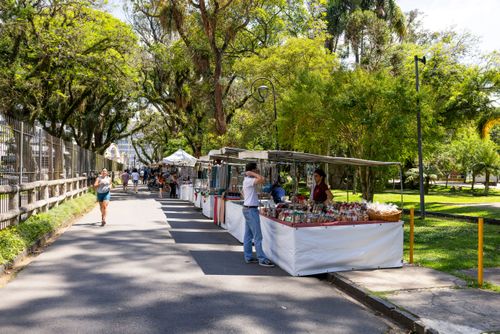Feira Orgânica Diurna no Passeio Público aos sábados - centro da cidade