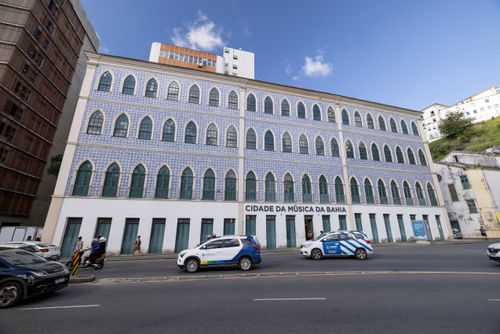 Cidade da Música da Bahia - museu instalado no Casarão dos Azulejos Azuis - praça Maria Felipa - bairro Com