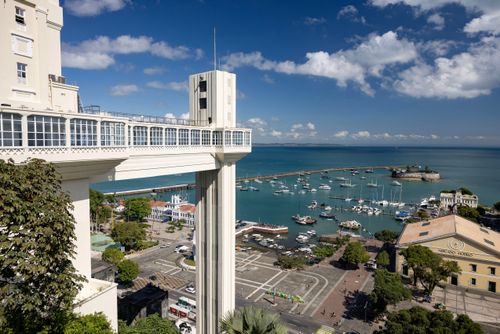 Elevador Lacerda e Mercado Modelo na praça Maria Felipa - bairro Comércio - Cidade Baixa
