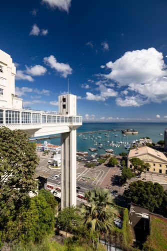 Elevador Lacerda e Mercado Modelo na praça Maria Felipa - bairro Comércio - Cidade Baixa