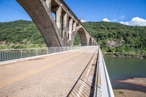 Ponte rodoferroviária Brochado da Rocha sobre o rio Taquari - EF-491 e RS-129 - ligação com o municípios R