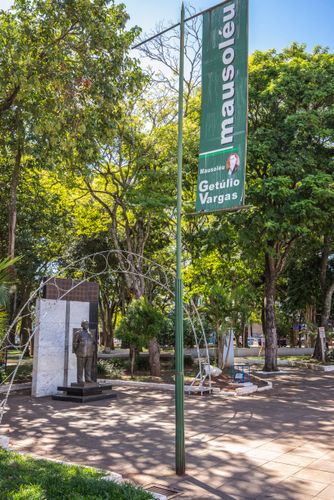 Mausoléu de Getúlio Vargas - praça XV de Novembro - centro da cidade