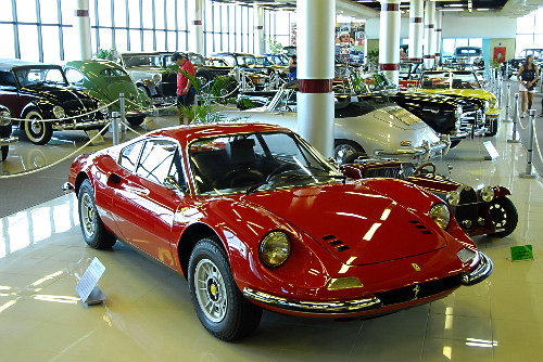 Museu da Tecnologia da Ulbra em Canoas - RS - Museu do Automóvel - Ferrari Dino GT 1971
