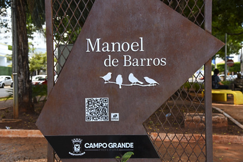 Contêiner de coleta mecanizada da varrição - possui tecnologia QR Code ...