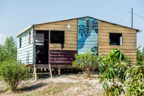 Casa na Aldeia Mata Verde Bonita ou Tekoa Ka'Aguy Ovy Porã da etnia Guarani Mbya
