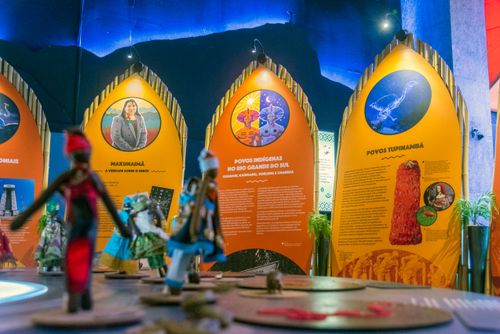 Exposição sobre cosmologia afroindígena no Brasil no Museu do Universo no Planetario do Rio