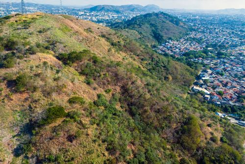 Área de recuperação ambiental - ARIE Área de Relevante Interesse Ecológico Floresta da Posse - Serra da P