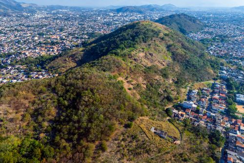 Área de recuperação ambiental - ARIE Área de Relevante Interesse Ecológico Floresta da Posse - Serra da P
