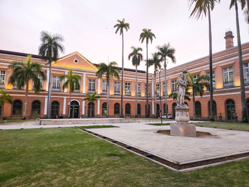 Vista do jardim interno do Arquivo Nacional ocupa conjunto de edifícios da antiga Casa da Moeda - praça da R