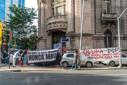 Manifestação AI-5 Nunca Mais - em frente prédio do antigo DOPS marcando os 56 anos do Ato Institucional nº