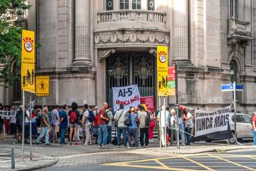Manifestação AI-5 Nunca Mais - em frente prédio do antigo DOPS marcando os 56 anos do Ato Institucional nº