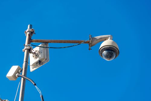 Câmera de vigilância e monitoramento