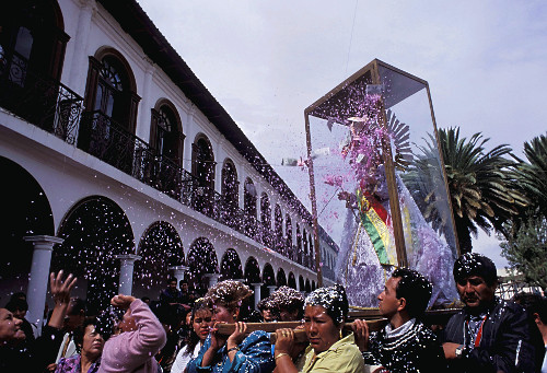 Procissão à Virgem de Urkupiña 