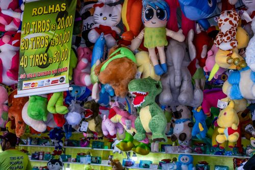 Barraca de tiro ao alvo na 22ª edição do Festival Londrina Matsuri - festa da cultura e arte japonesa