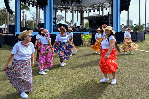 Apresentação do Grupo Aleluia de Fandango Caiçara de São Sebastião de SP no Festival de Cultura Tradicion