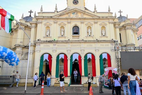 Paróquia Nossa Senhora Achiropita decorada para comemoração da 100ª edição da Festa da Achiropita - bair