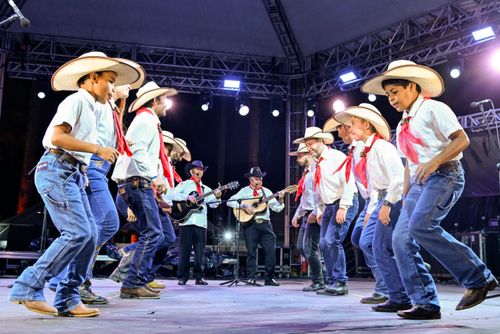 Apresentação do grupo Catireiros da Mantiqueira , São Bento do Sapucaí no Revelando SP