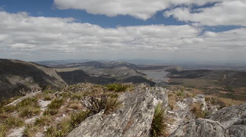 Vista do bairro da Lapinha com lagoa ao fundo - região da Serra do Cipó - parte do maciço da Serra do Espin